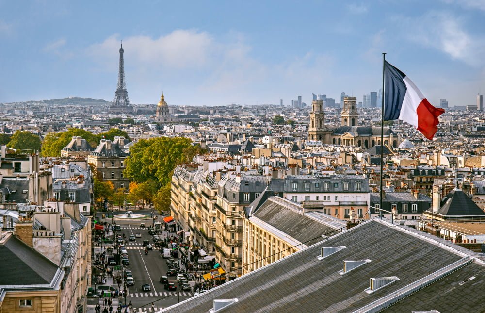 Expat Health Insurance France: Public or Private Cover?